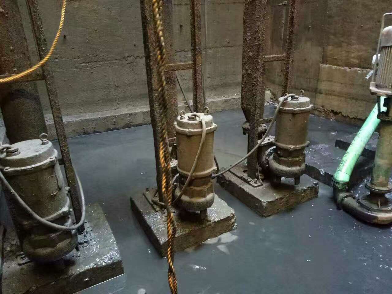 防城污水池清理